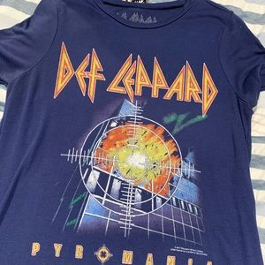 Def Leppard tshirt